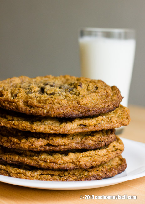 Chocolate chip cookies. Recipe  | cocinamuyfacil.com