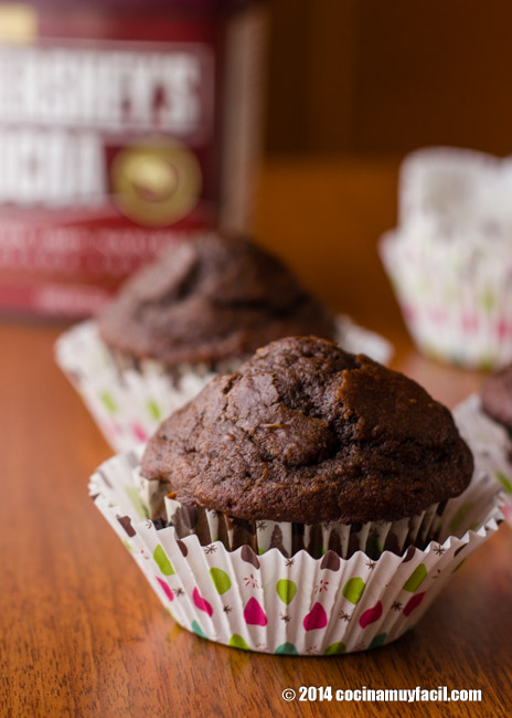 Muffins de chocolate. Receta | cocinamuyfacil.com