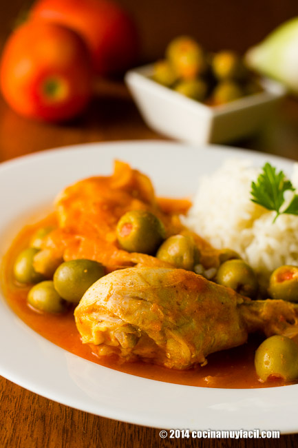 chicken in olive sauce | cocinamuyfacil.com