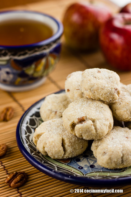 Mexican walnut cookies (Polvorones). Recipe | cocinamuyfacil.com/en/