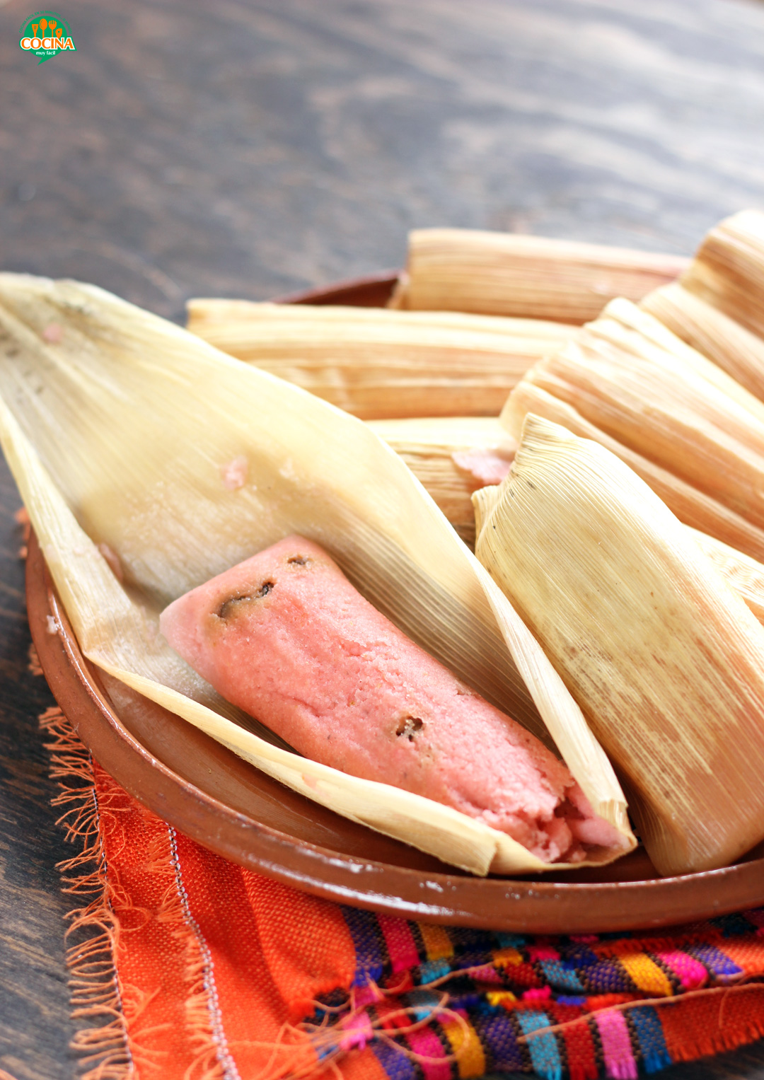 Tamales dulces de piñón y pasas. Receta | cocinamuyfacil.com
