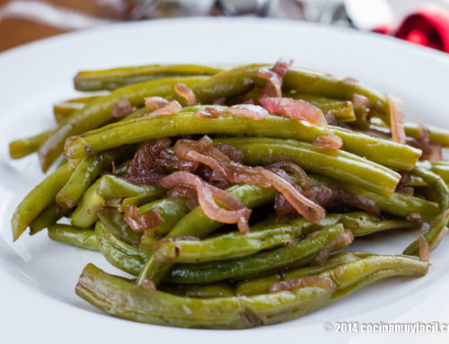 Sauteed green beans with red onion. Recipe