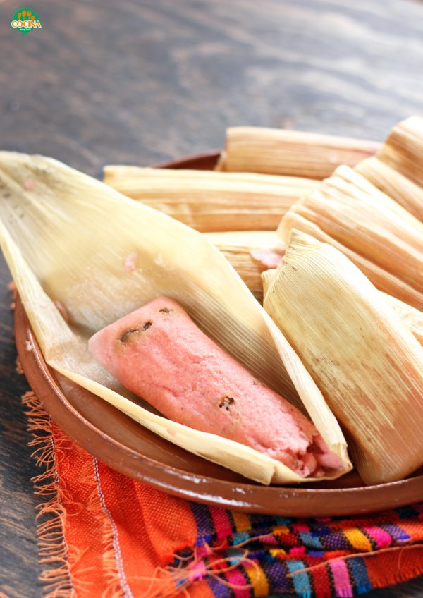 Tamales dulces de piñón y pasas. Receta Cocina Muy Facil